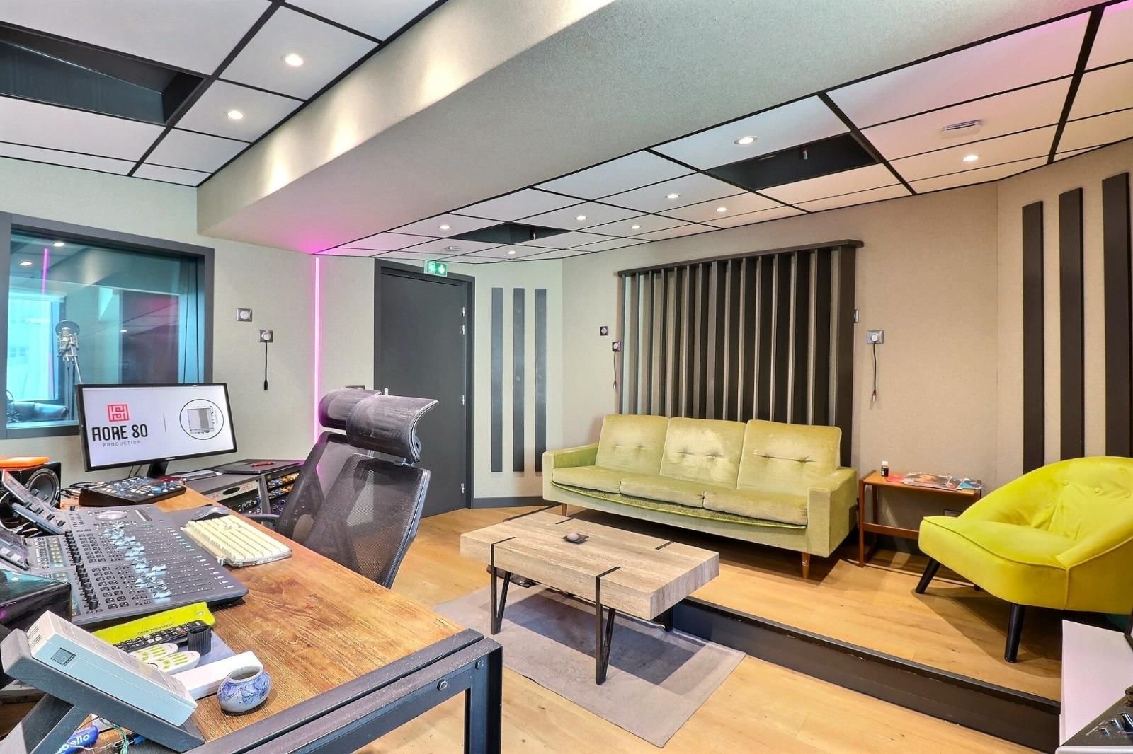Studio 4